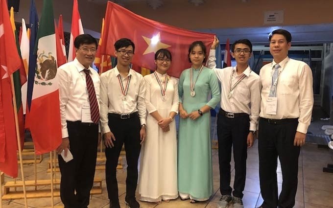 La delegación de Vietnam en la Olimpiada Internacional de Biología 2019.