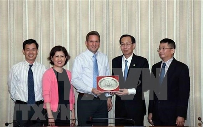 Refuerzan cooperación entre Ciudad Ho Chi Minh e Intel. (Fotografía: VNA)