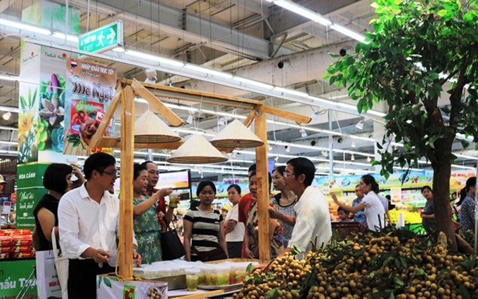Promueven el longan de Hung Yen en el supermercado Big C. (Fotografía: nhandan.com.vn)