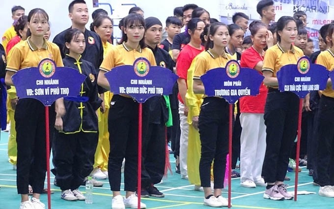 Los equipos de artes marciales participados en el Campeonato. (Fotografía: phapluatxahoi.vn)
