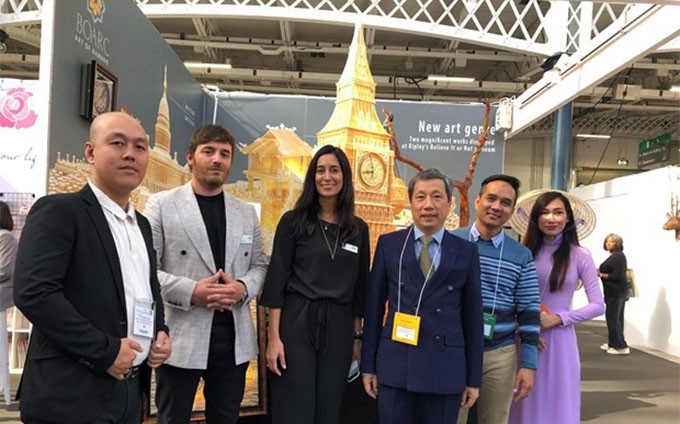 Representantes de Vietnam en la Feria Internacional Top Drawer en Londres (Fotografía: VNA)