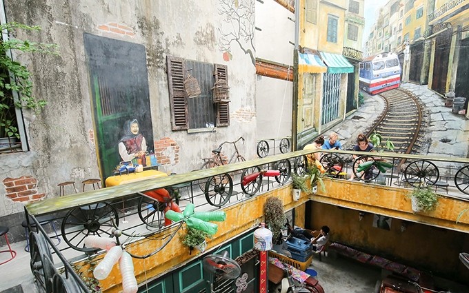 La cafetería impresiona a los clientes por su hermoso y especial espacio. (Fotografía: toquoc.vn)