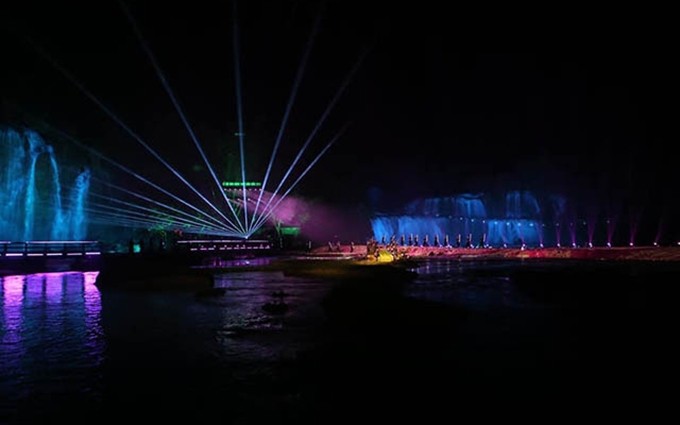 Fascinante festival de luces en la cascada de Ban Gioc
