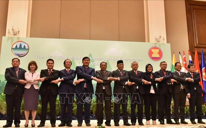 Ministros de la ASEAN en la AMME 15. (Fotografía: VNA)