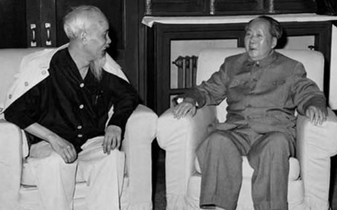 El Presidente Ho Chi Minh y el secretario general del Partido Comunista y presidente de China Mao Zedong. (Fuente: VNA)