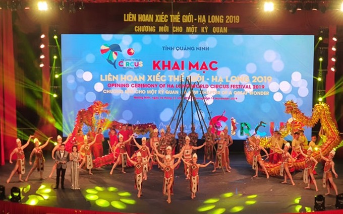 Una actuación realizada en la inauguración. (Fotografía: nhandan.com.vn)