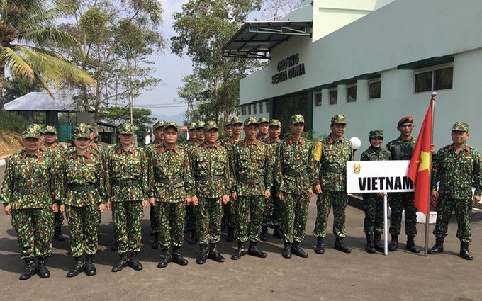 Los oficiales vietnamitas (Fotografía: vov.vn)