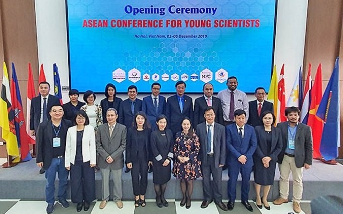 Representantes de los países participantes en la sesión de apertura de la Conferencia.